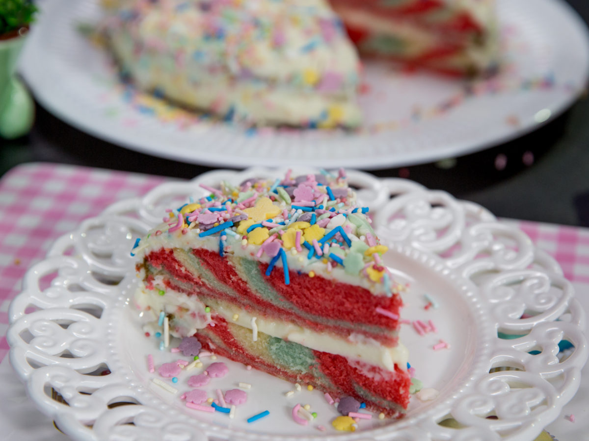 Marketside Rainbow Cake Slice, 7 oz - Walmart.com