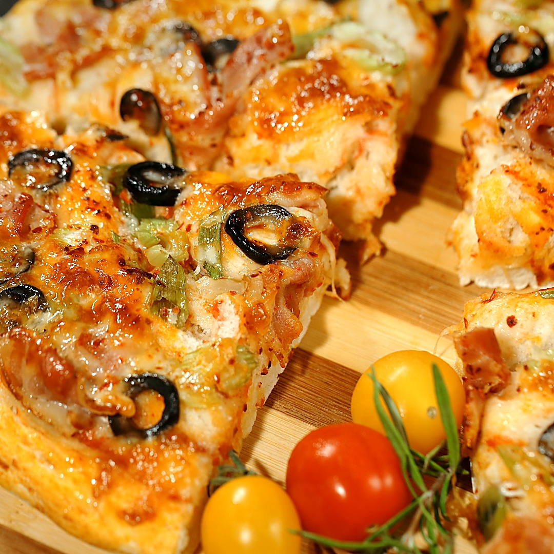 Swirled Pizza with Bacon