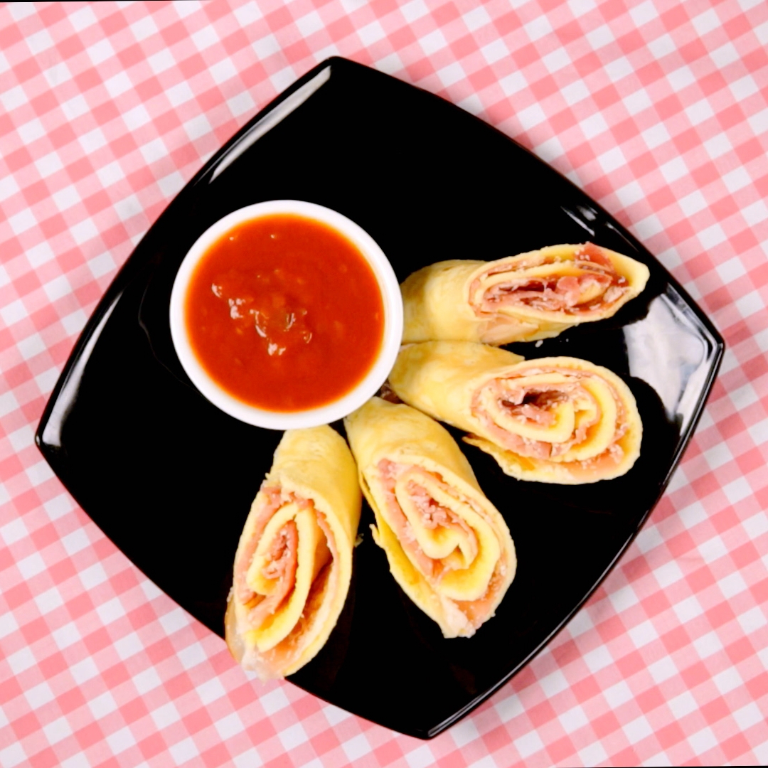Mozzarella and Bacon Omelet Rolls