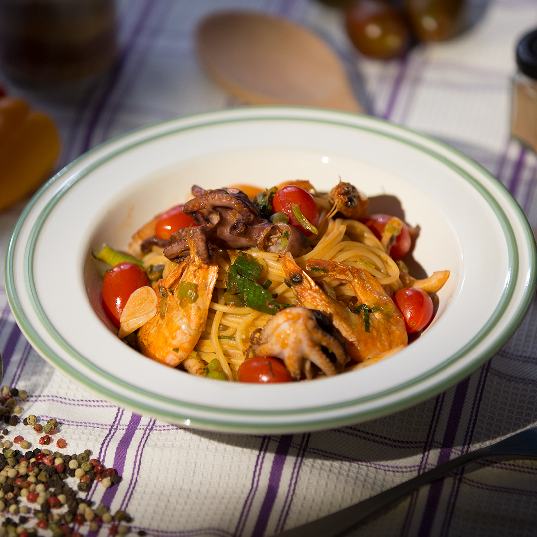 Seafood and Tomato Sauce Spaghetti