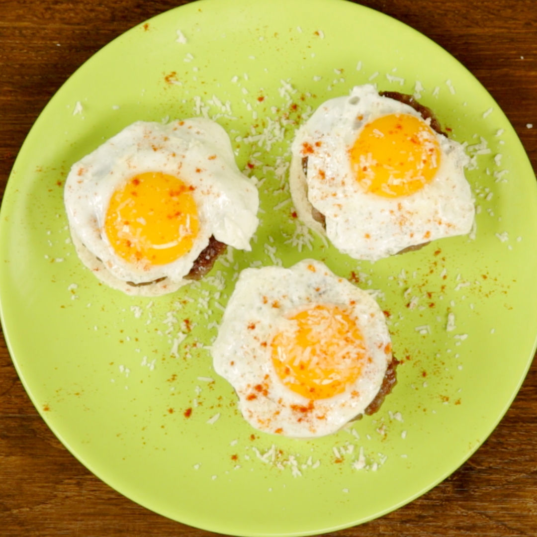 Egg-Topped Burger Breakfast