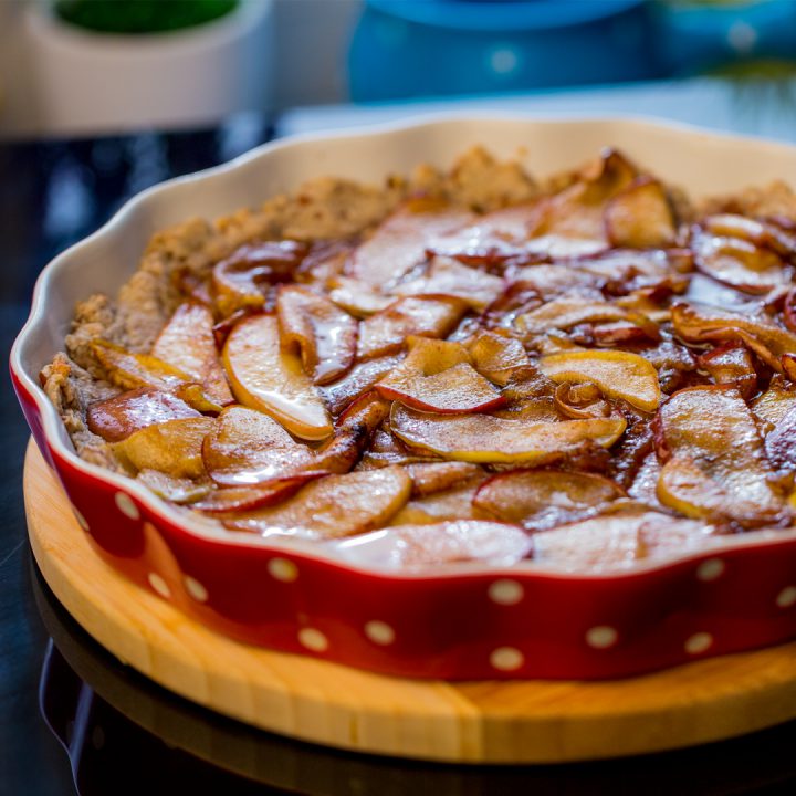 Pecan-Crusted Apple Tart
