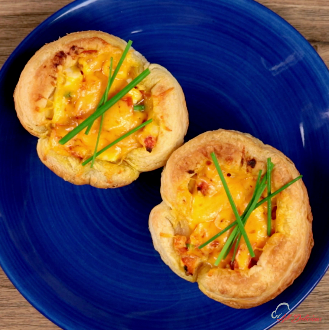Egg, Tomato, and Cheddar Muffins