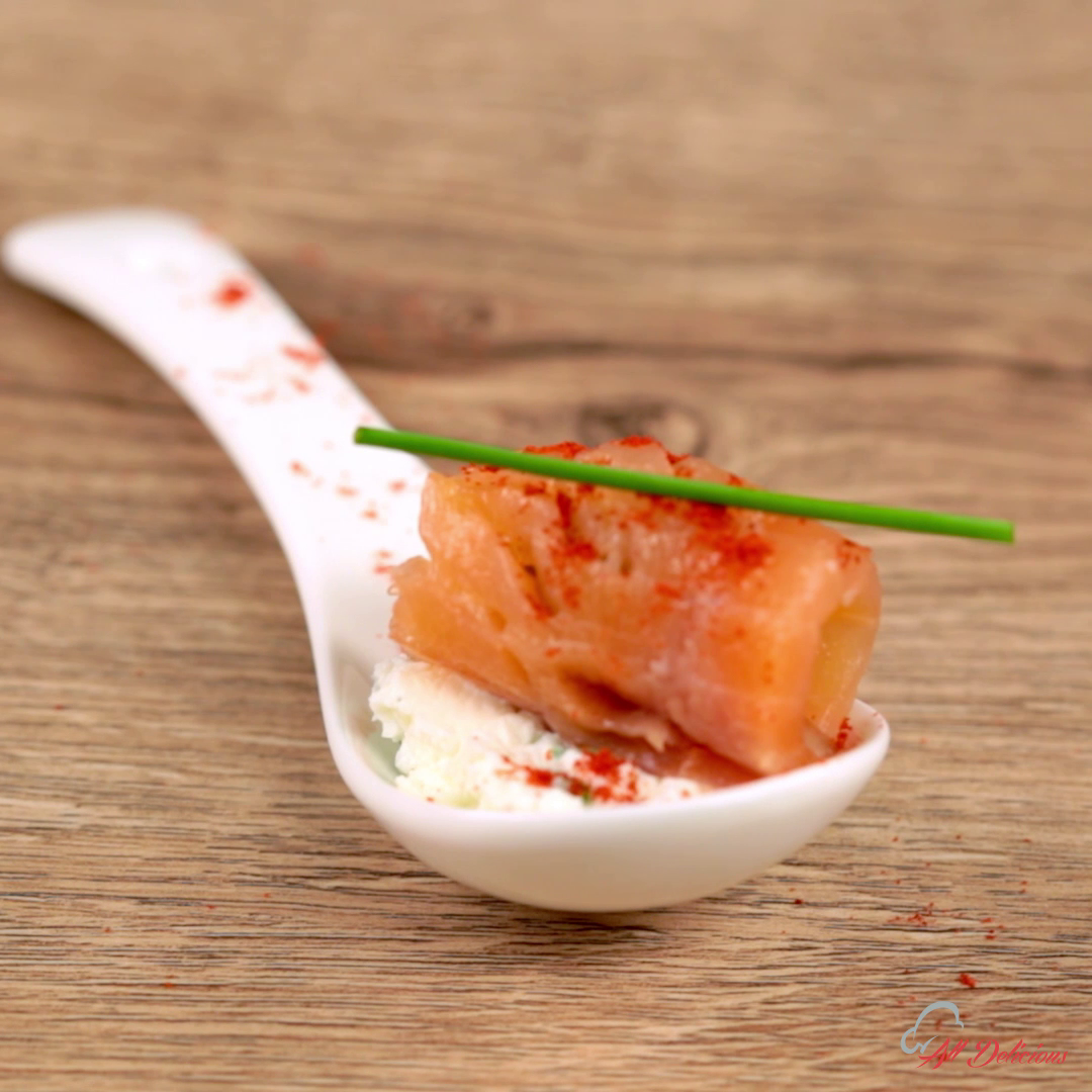 Salmon Rolls with Cheese Cream