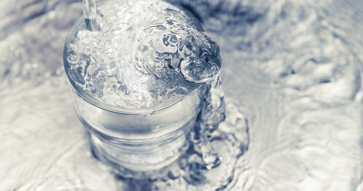 Drinking water might help you stay thin