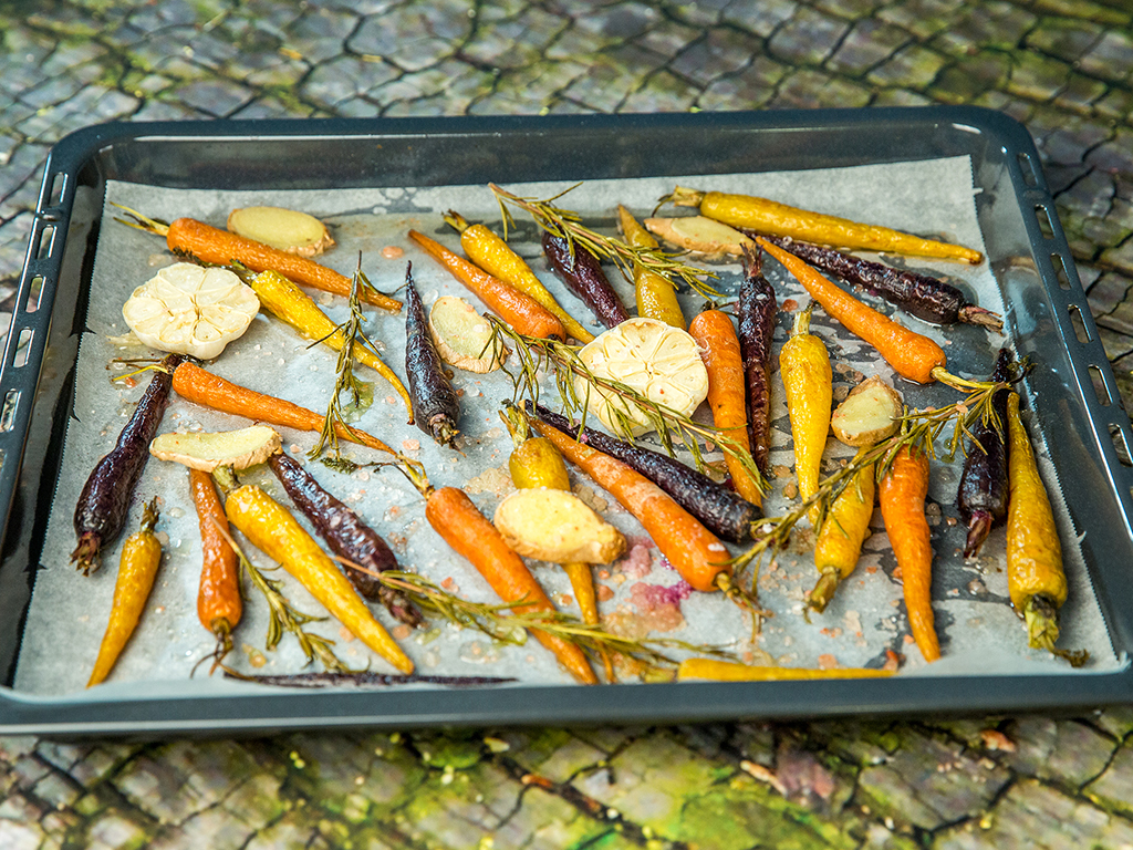 Roasted Garlic and Rosemary Rainbow Carrots