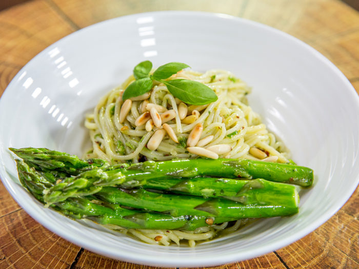 asparagus spring onion and parmesan spaghetti