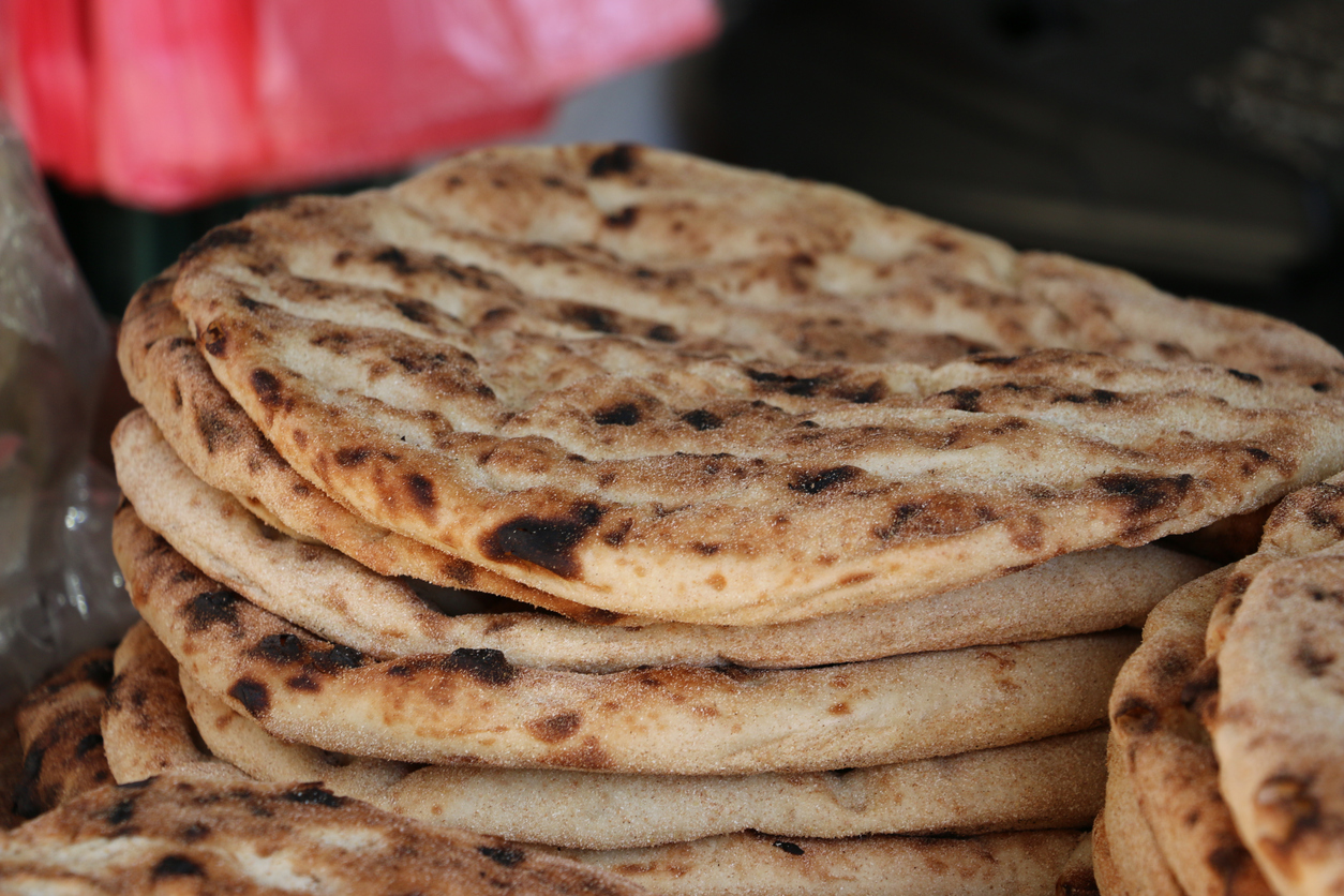 5 Popular Flatbread Types and What to Do with Them