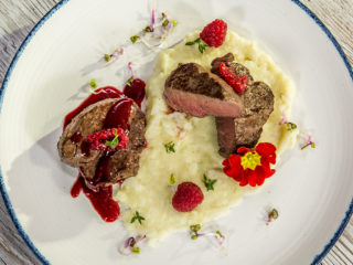 Raspberry Sauce Beef with Mashed Potatoes
