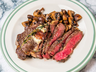 Rib-Eye Steak with Mushrooms