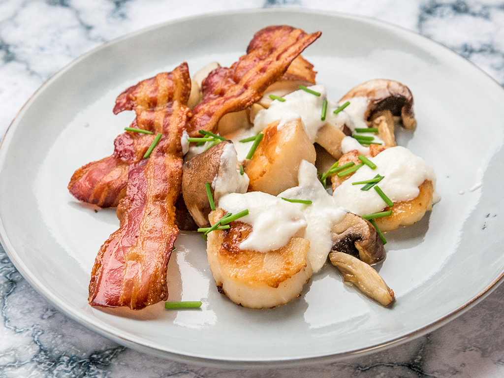 Butter-Fried Scallops and Cauliflower Mash