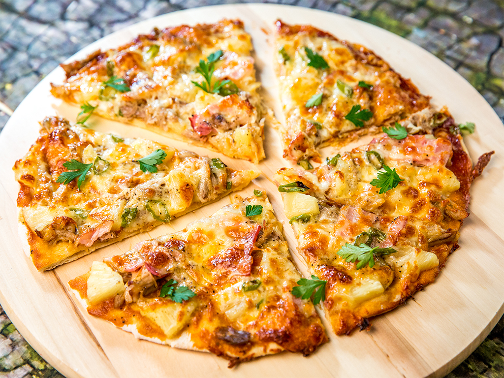 Pulled Pork and Pineapple Pizza