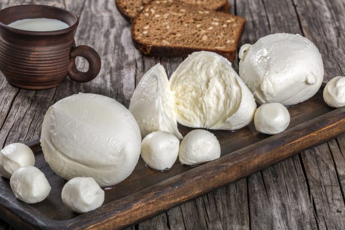 Fresh Mozzarella or Low-moisture Mozzarella? Let's Decide