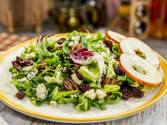 Pecan and Gorgonzola Fresh Salad