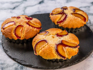 plum muffins