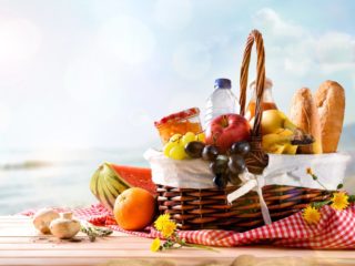 Beach Foods – What to Snack on While Sunbathing