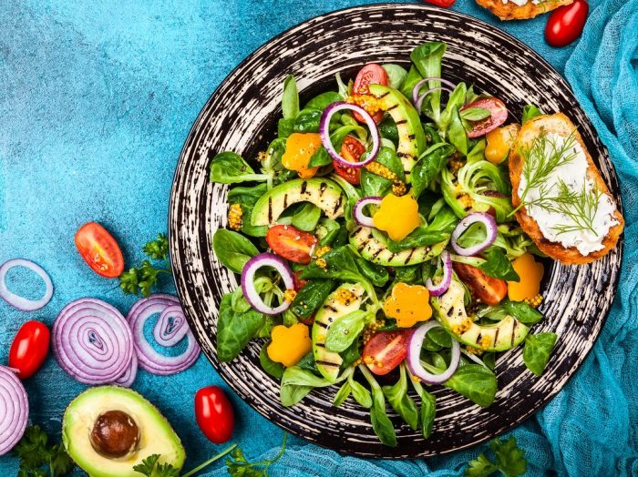 Grilled Salads. Ideas for a Healthy Summer Meal with a Touch of Smoke