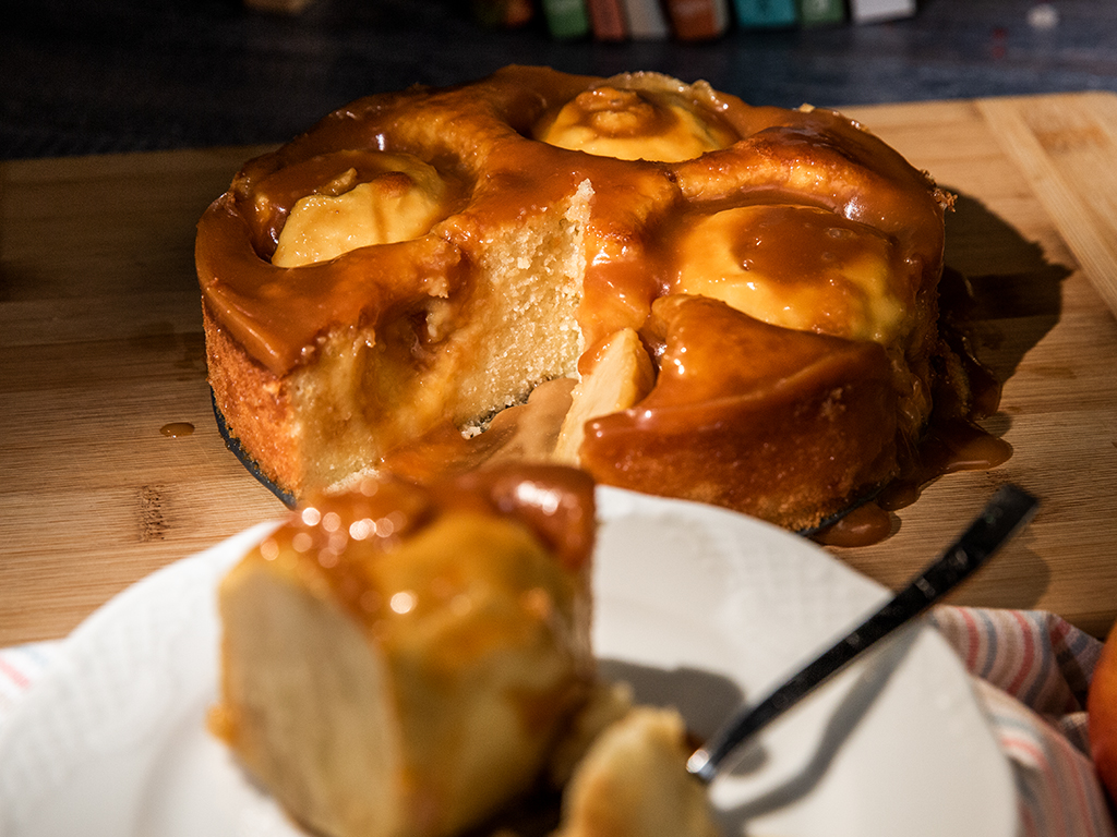Caramel Apple Cake