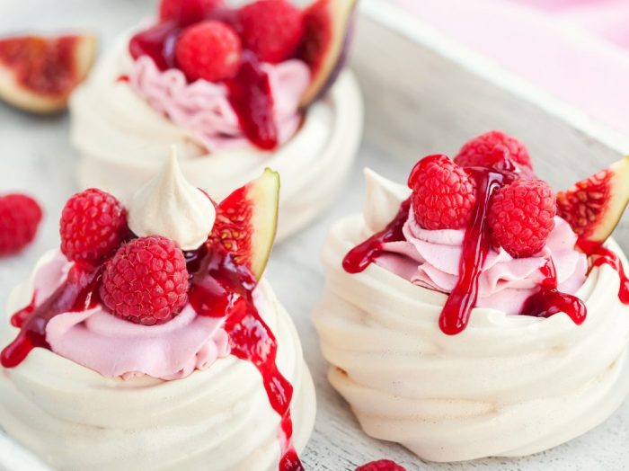 7 Meringue Desserts for the Sweetest of Weekends
