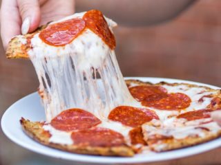5 Unique Creations You Wouldn't Expect To Be Made With Keto-Friendly Pizza Crusts