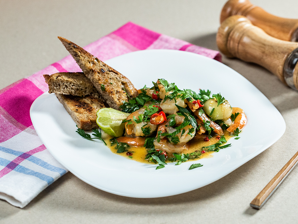 Spicy Butter Shrimp with Crispy Bread