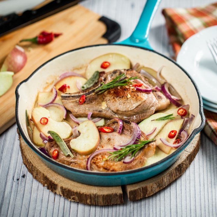 One Pan Pork Chops and Apples
