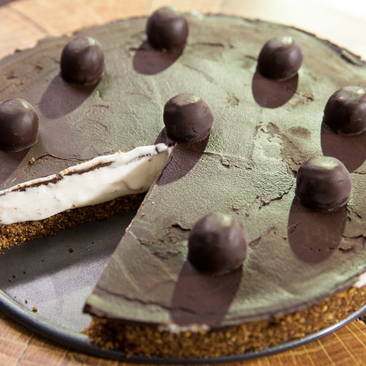 No-Bake Peanut Chocolate Cheesecake