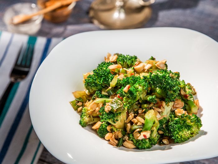 Stir-Fried Broccoli with Cashews