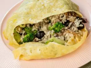 Skillet Rice and Red Cabbage Egg-Wrap
