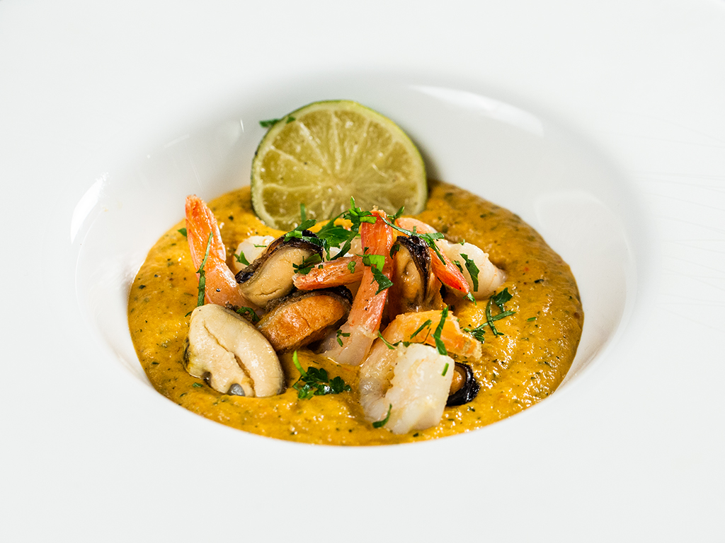 Shrimp and Mussels in Zucchini Sauce