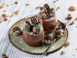 Chocolate Mousse with Walnut Candies