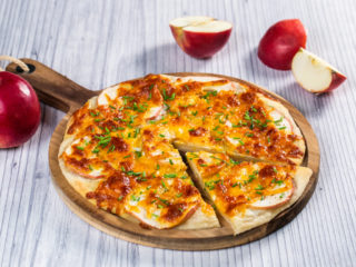 Apple Pizza with Cheddar