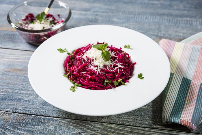 Spaghetti with Beetroot and Basil Sauce