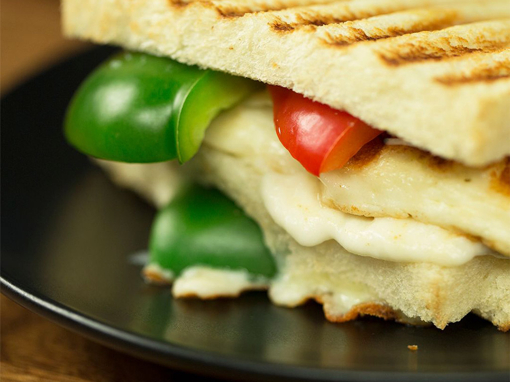 grilled-halloumi-and-bechamel-sandwich