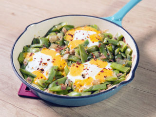 Green Beans with Fried Eggs and Bacon