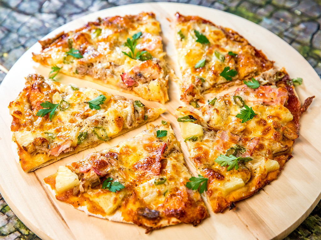 Pulled-Pork-and-Pineapple-Pizza