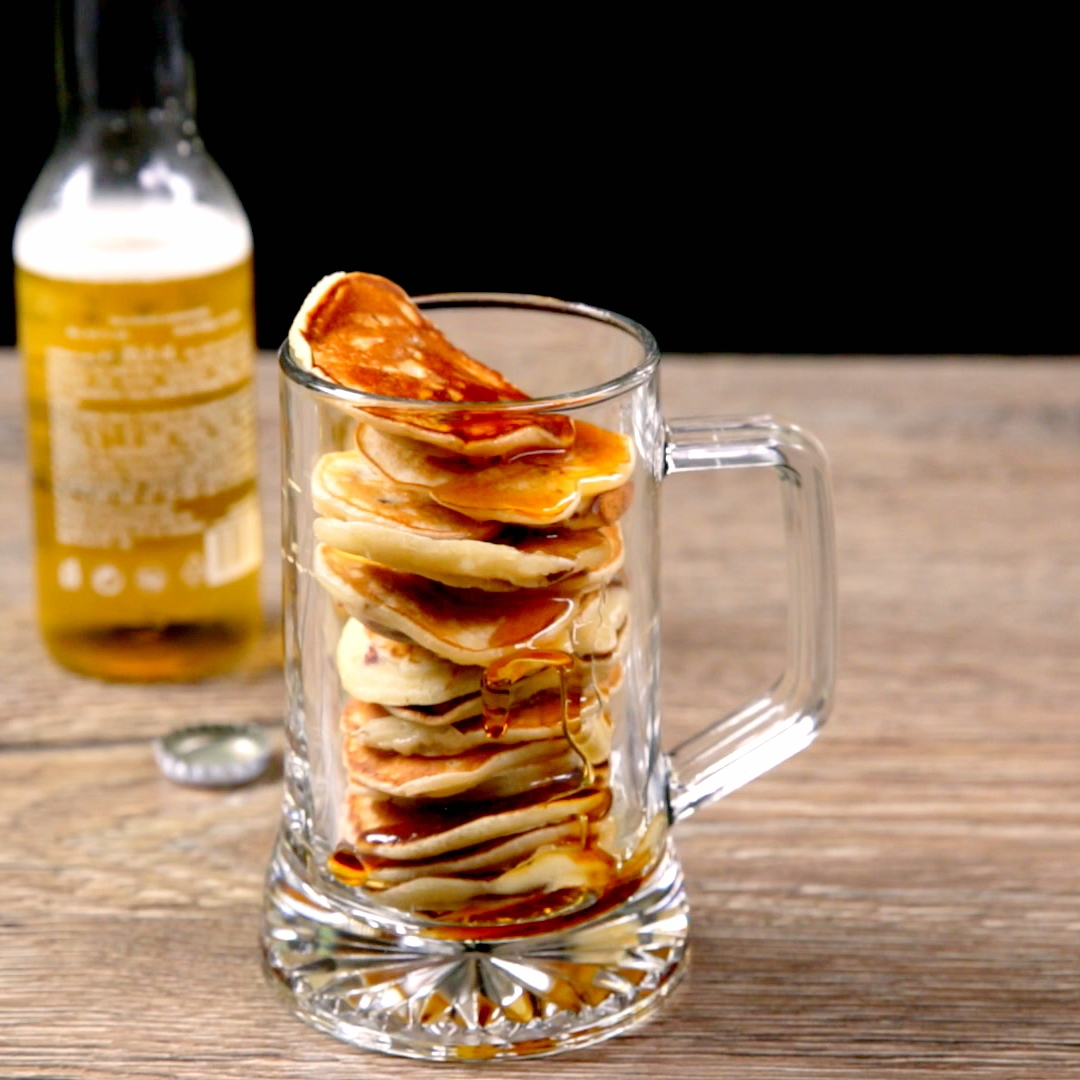 bacon-pancakes-with-maple-syrup