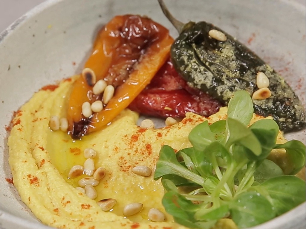 Chickpea Puree with Roasted Chili Peppers